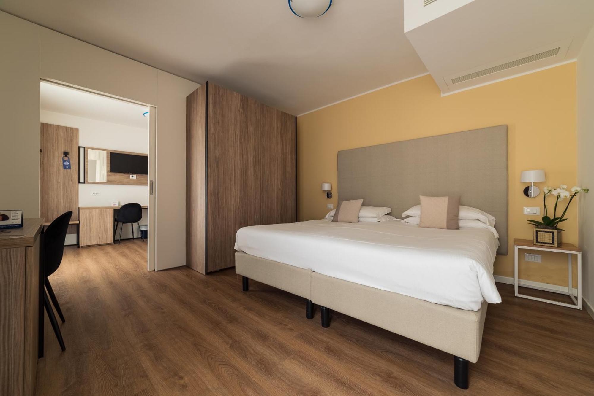 Hotel Excelsior Лідо-ді-Єзоло Екстер'єр фото